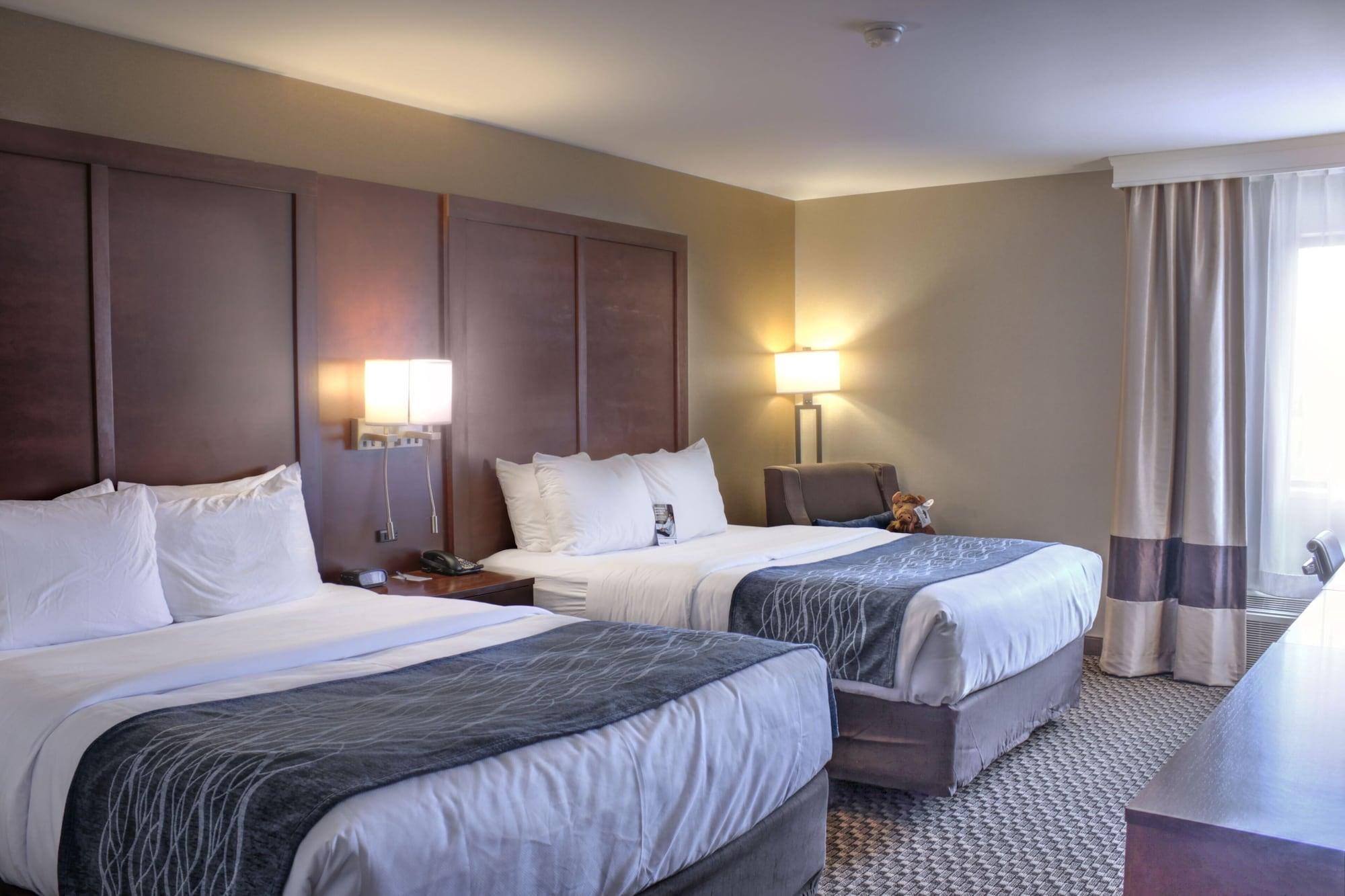 Comfort Inn At Buffalo Bill Village Resort Коуди Екстериор снимка