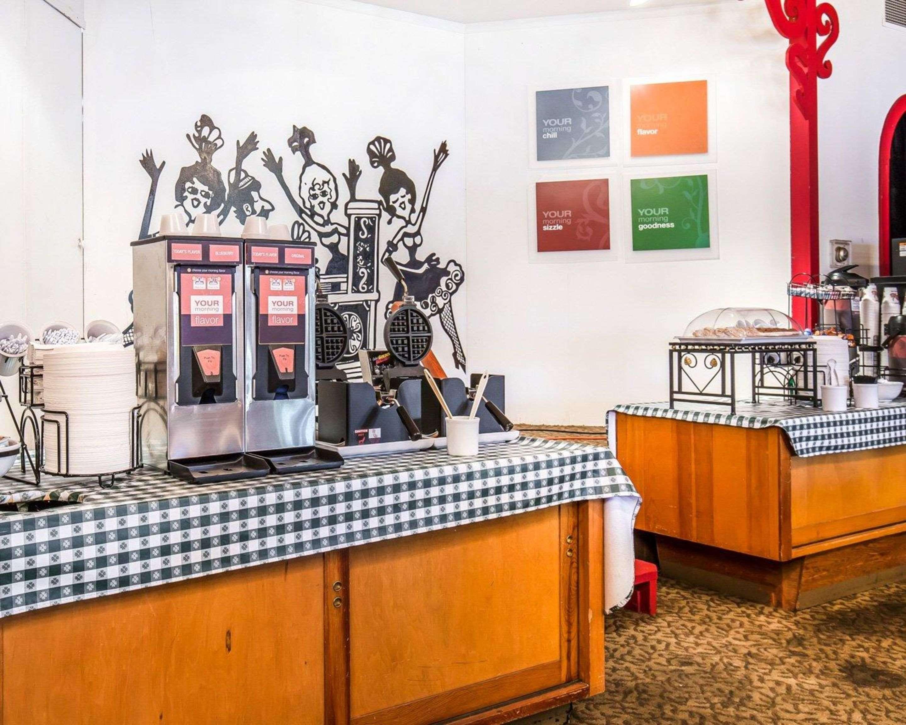 Comfort Inn At Buffalo Bill Village Resort Коуди Екстериор снимка