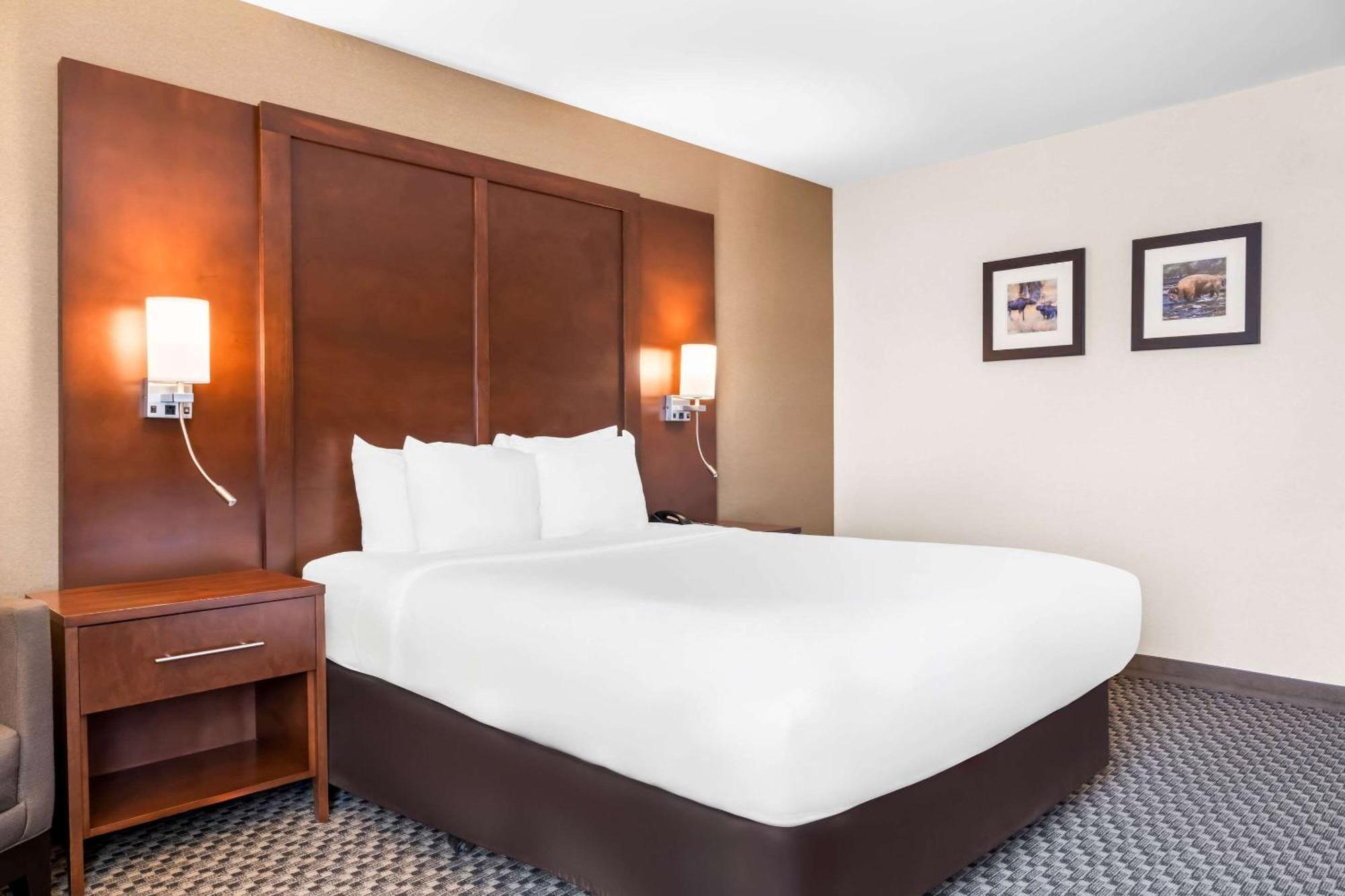Comfort Inn At Buffalo Bill Village Resort Коуди Екстериор снимка