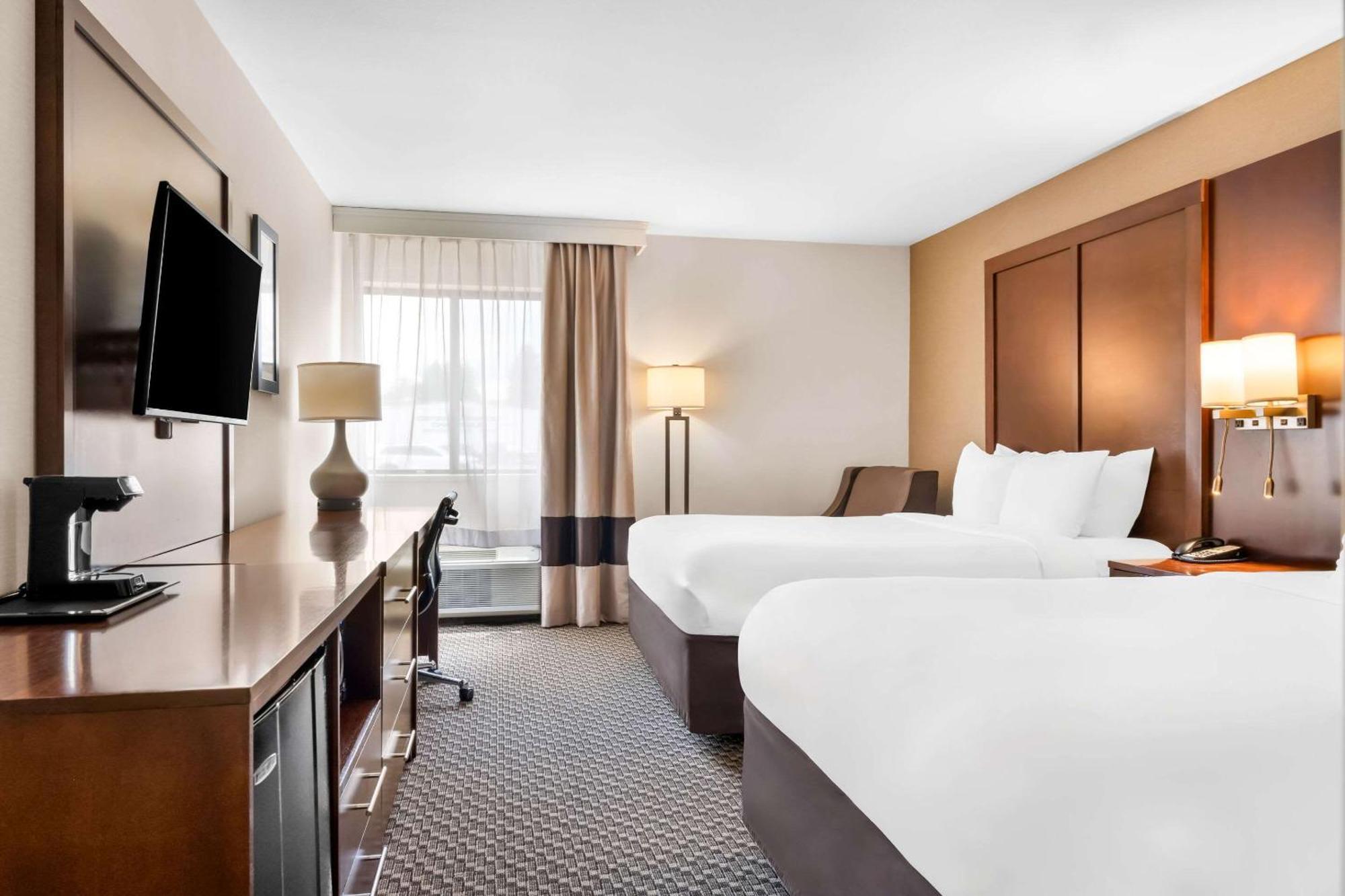 Comfort Inn At Buffalo Bill Village Resort Коуди Екстериор снимка