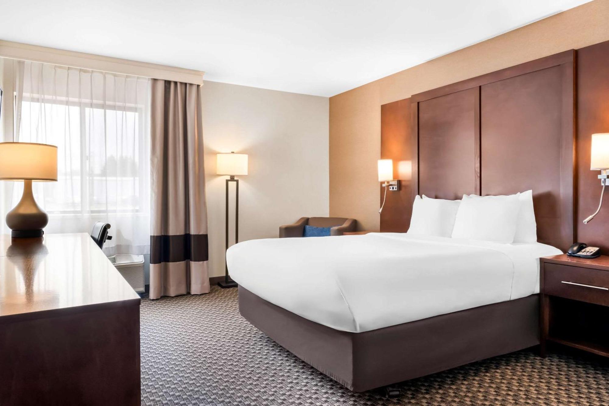 Comfort Inn At Buffalo Bill Village Resort Коуди Екстериор снимка