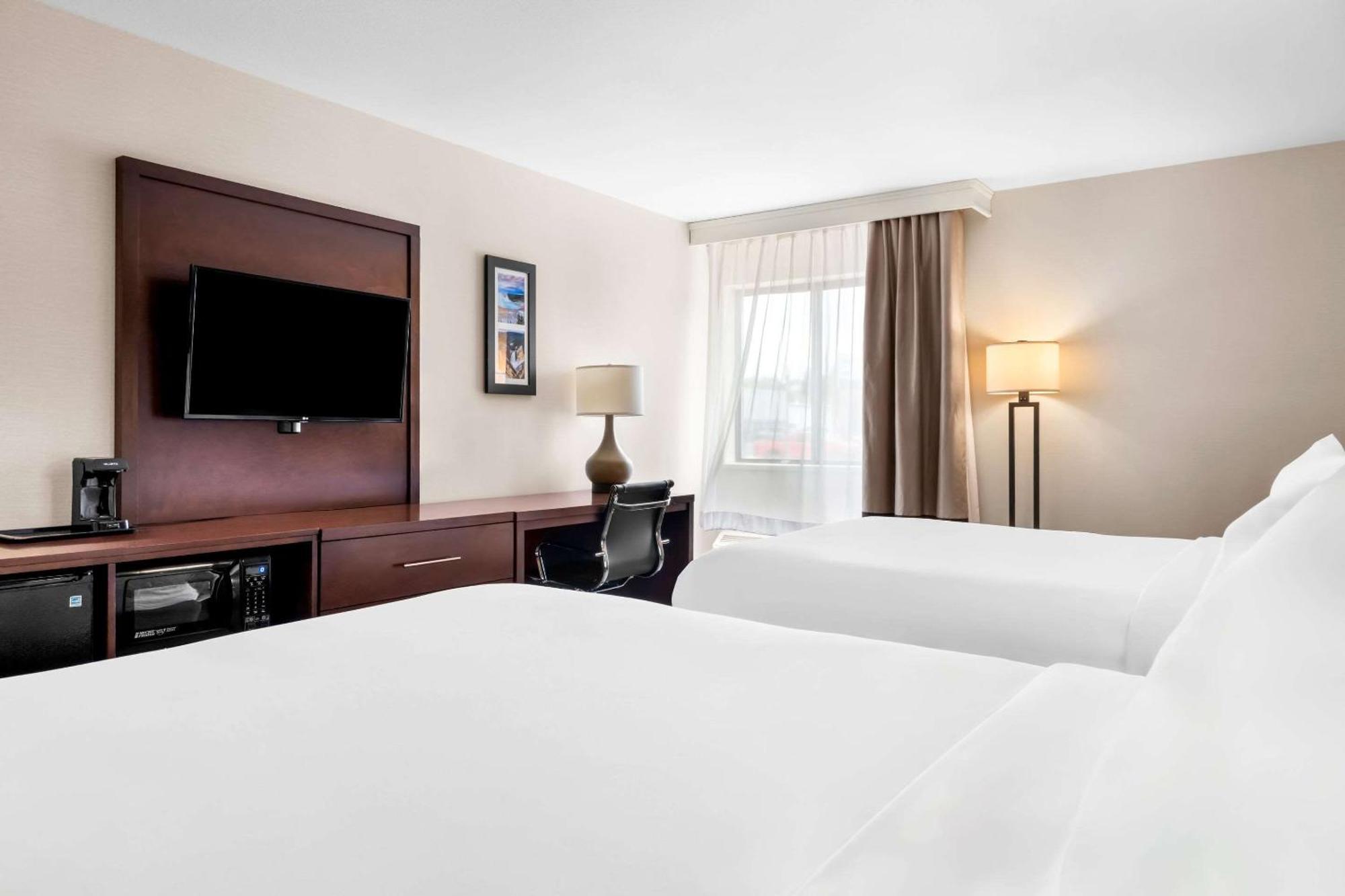 Comfort Inn At Buffalo Bill Village Resort Коуди Екстериор снимка