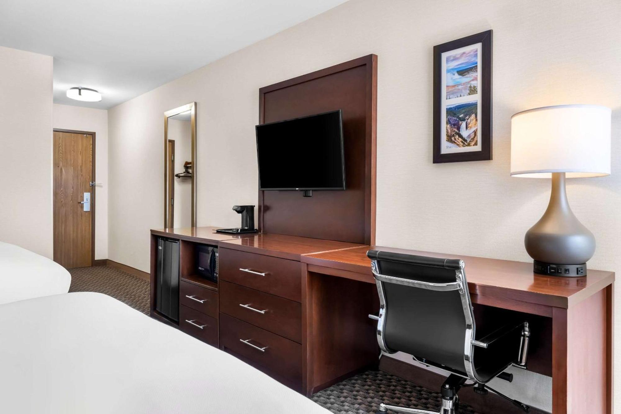 Comfort Inn At Buffalo Bill Village Resort Коуди Екстериор снимка