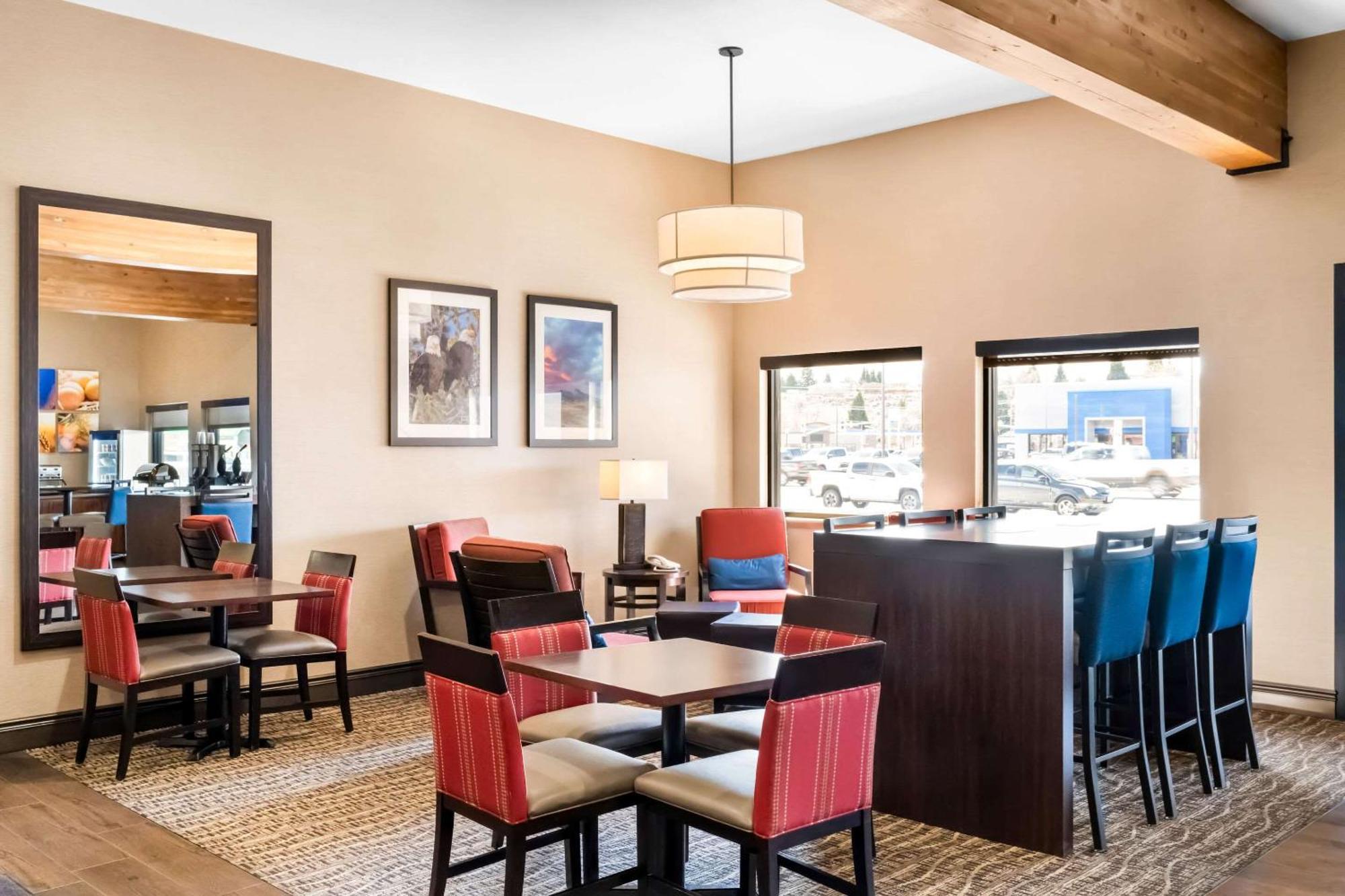 Comfort Inn At Buffalo Bill Village Resort Коуди Екстериор снимка