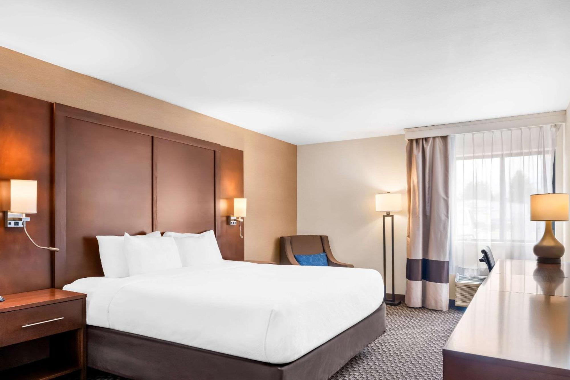 Comfort Inn At Buffalo Bill Village Resort Коуди Екстериор снимка