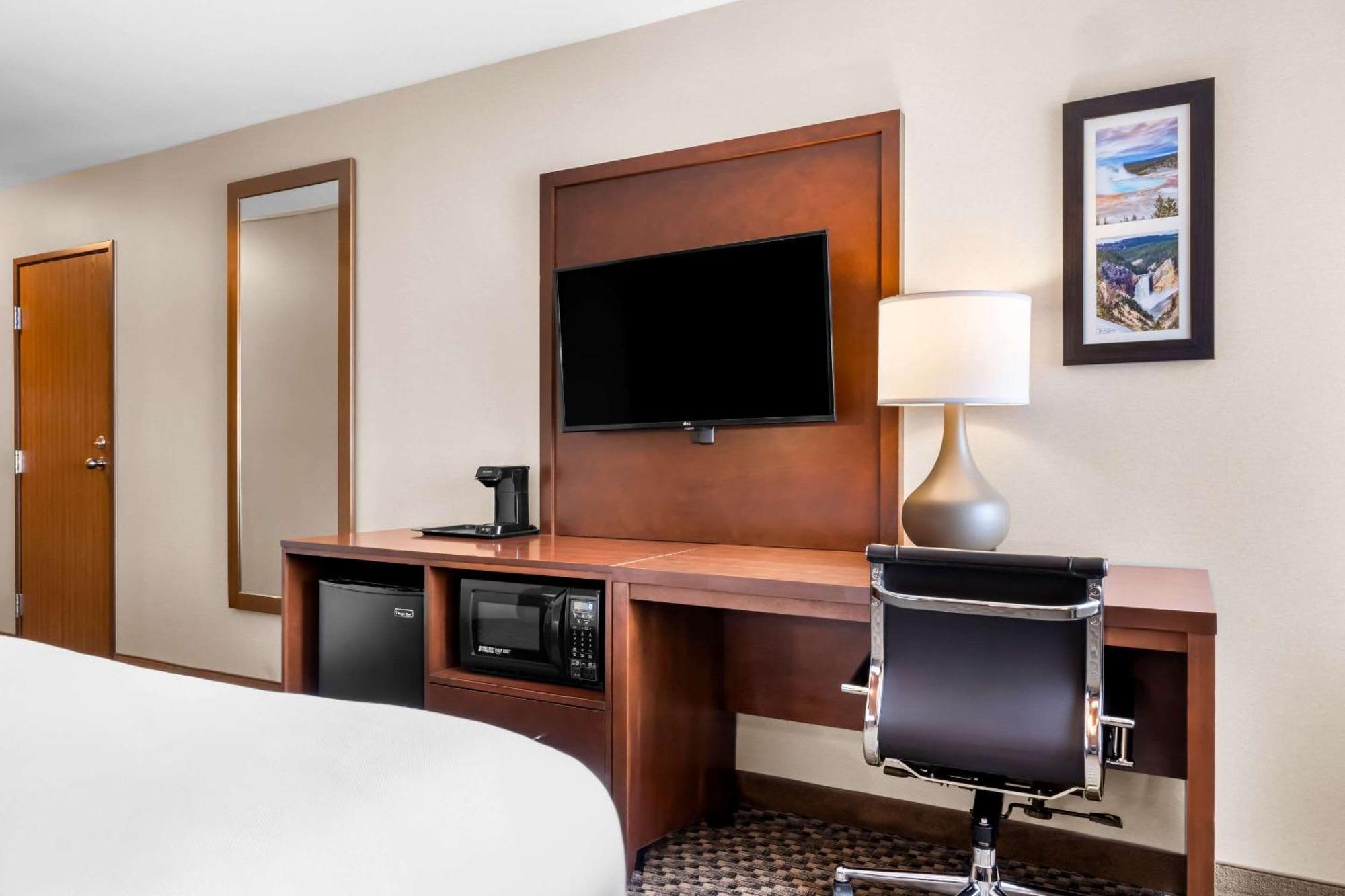 Comfort Inn At Buffalo Bill Village Resort Коуди Екстериор снимка